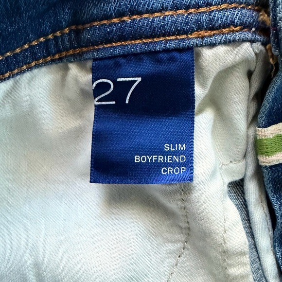Pilcro Slim Boyfriend Crop Distressed Mid-Rise Med Wash Jeans
Size 27 - Picture 7 of 13